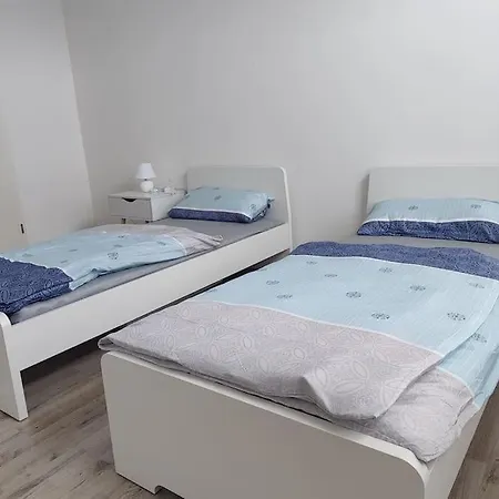 Fuer Bis Zu 6 Personen Zu Vermieten! شقة